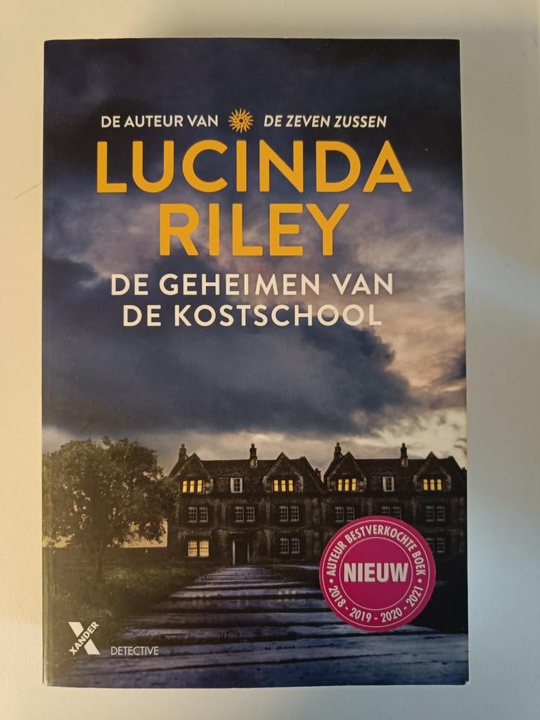 Lucinda Riley De geheimen van de kostschool, Ophalen of Verzenden, Gelezen, Lucinda Riley, Tv-bewerking