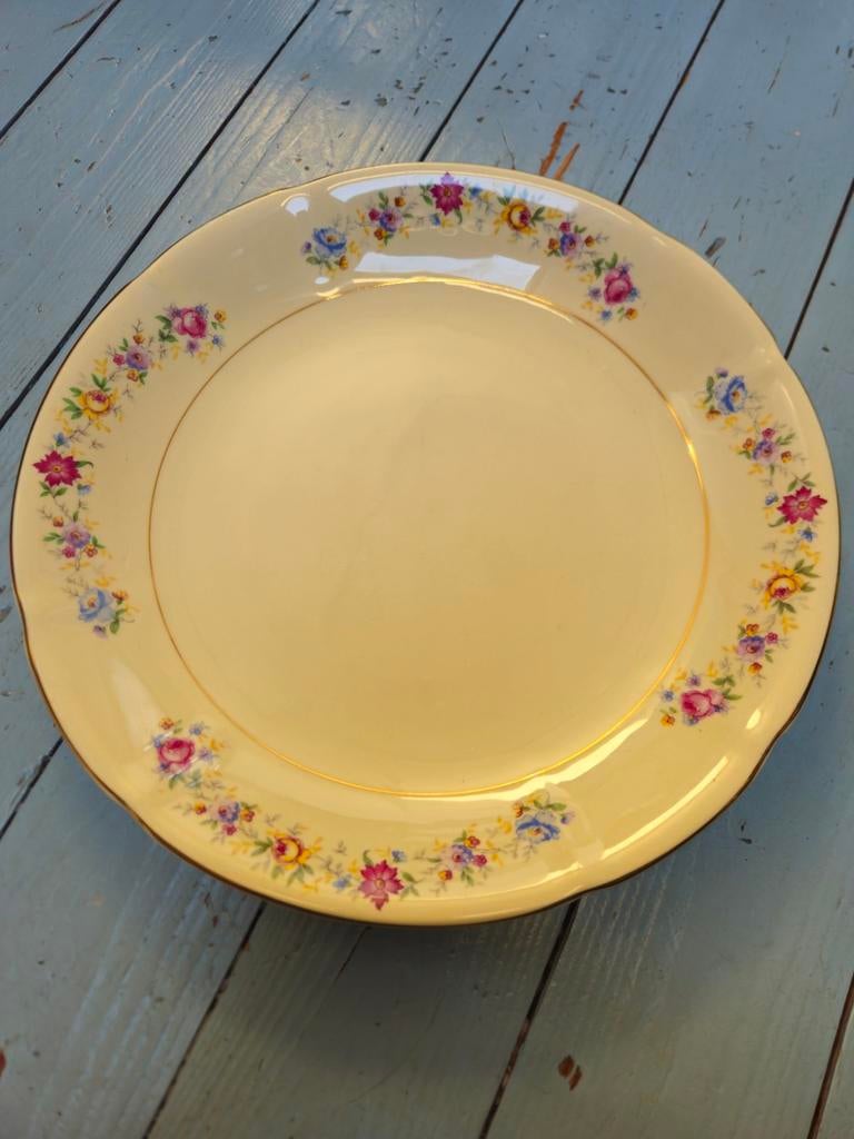 Vintage Kon. Plazuid Gouda schaal met bloemmotief, Ophalen of Verzenden