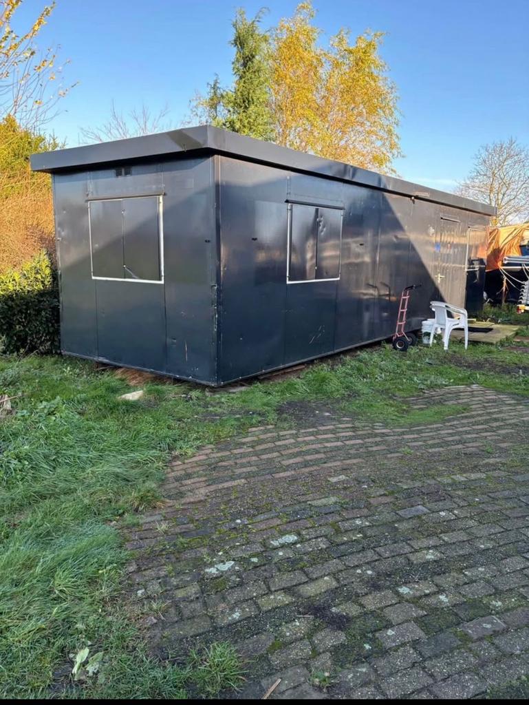 Keet / Schaftwagen / Kantoorunit, Ophalen