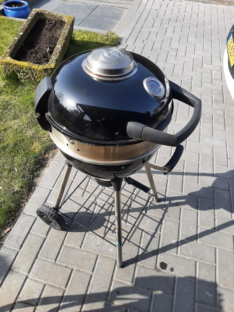 Napoleon BBQ - Zo goed als nieuw, slechts 1x gebruikt, Tuin en Terras, Houtskoolbarbecues, Ophalen of Verzenden