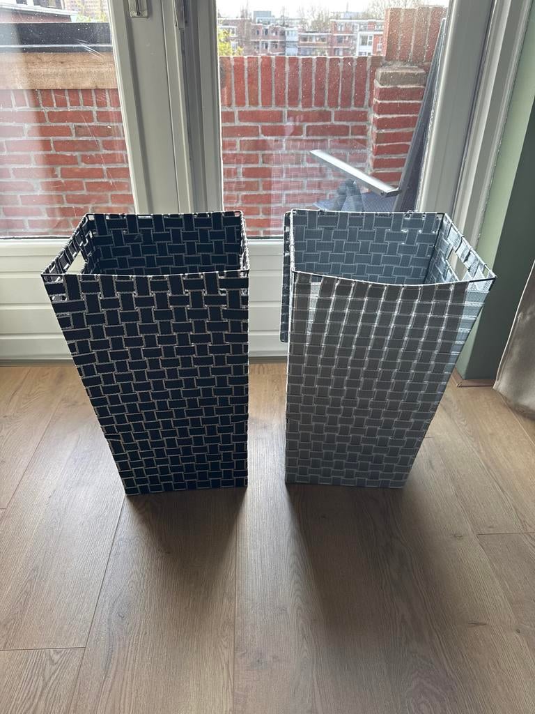 2 wasmanden, Ophalen, Zo goed als nieuw