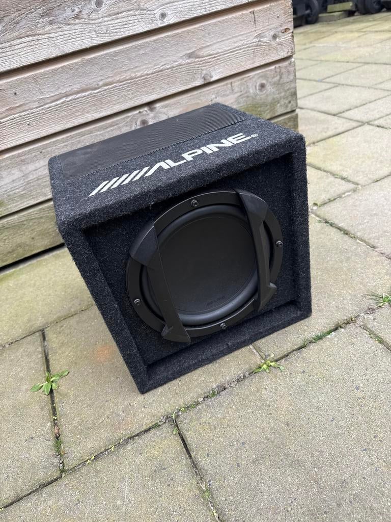 Alpine actieve Subwoofer voor kofferbak, Auto diversen, Autospeakers, Ophalen of Verzenden, Gebruikt