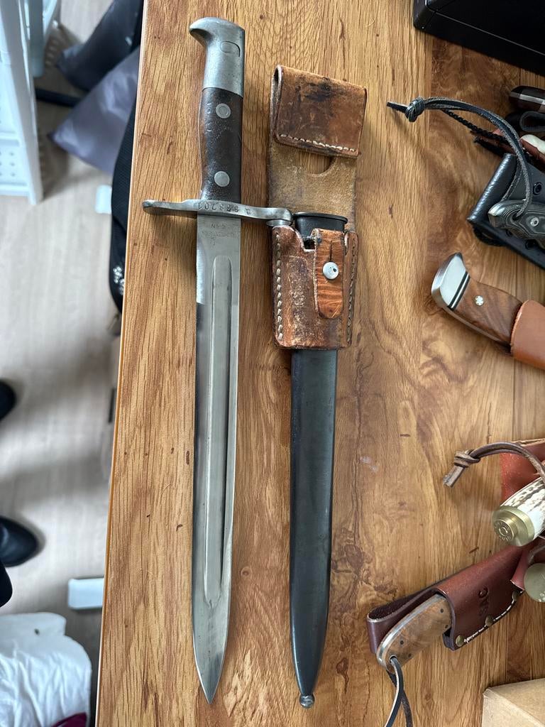 Zwitserse bajonet M1918 met schede - Maschinenfabrik Bern, Ophalen of Verzenden, Landmacht, Overige gebieden, Mes of Dolk