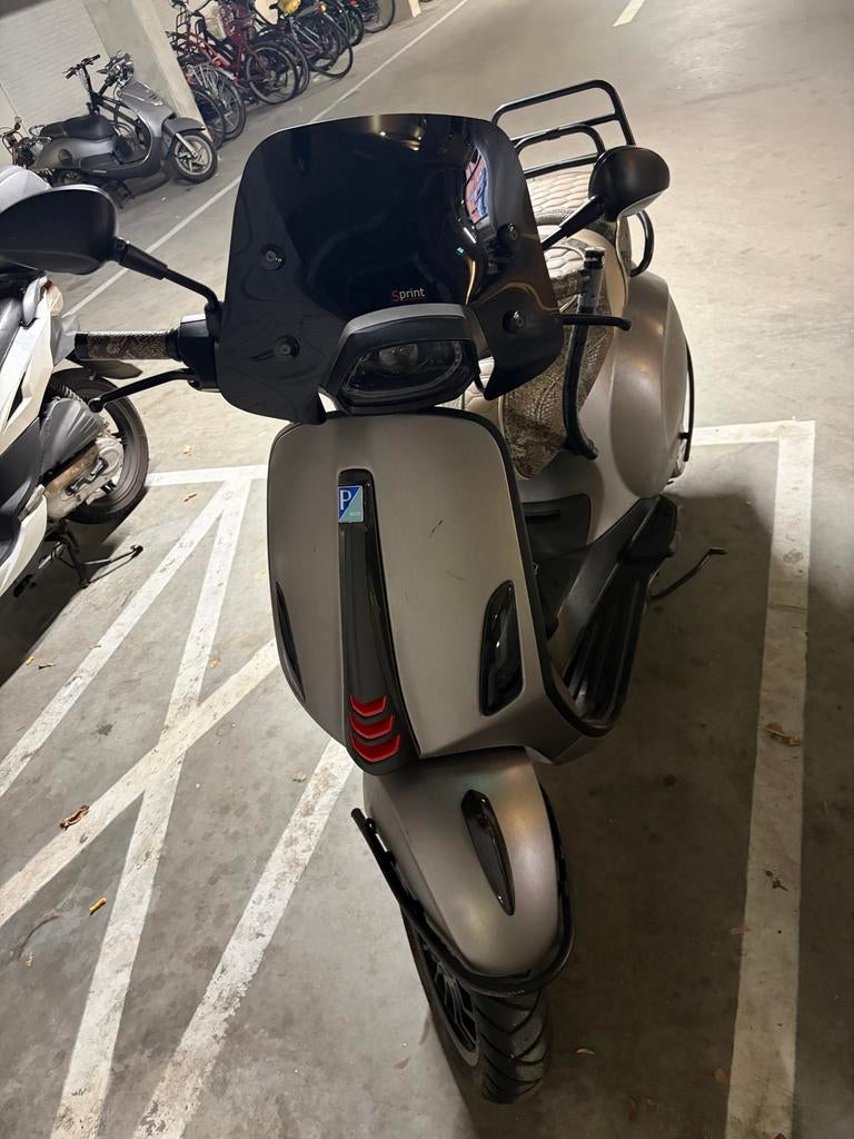 Vespa Sprint (IGET) snor, Fietsen en Brommers, Snorfietsen en Snorscooters, Gebruikt, Ophalen of Verzenden, Benzine, Vespa