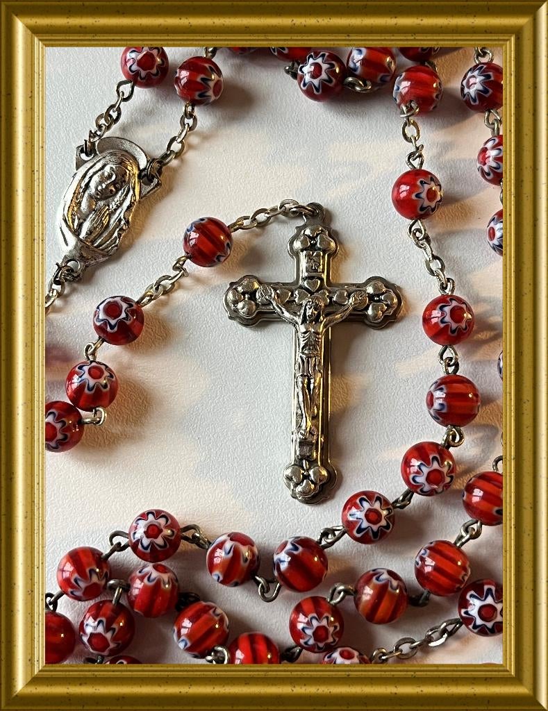 Mooie Italiaanse rozenkrans met rode glazen kralen, Ophalen of Verzenden