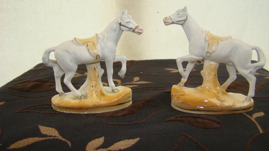 Paardenstel  ( Porselein, Ophalen of Verzenden