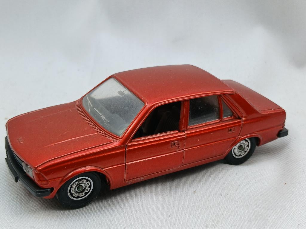 solido 1/43 peugeot 305, Hobby en Vrije tijd, Modelauto's | 1:43, Zo goed als nieuw, Auto, Overige merken, Ophalen of Verzenden