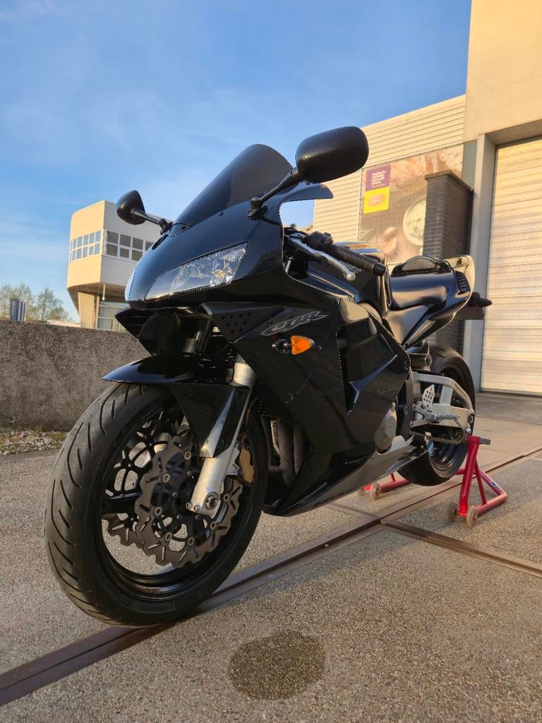 Prachtige zwarte Honda CBR 600 RR, 4 cilinders, Motorrijbewijs A, Super Sport, Particulier