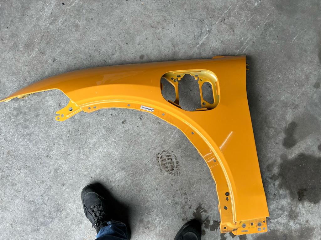 scherm mustang mach-e links geel, Auto-onderdelen, Gebruikt, Duitsland, Ford, Info@ford.com