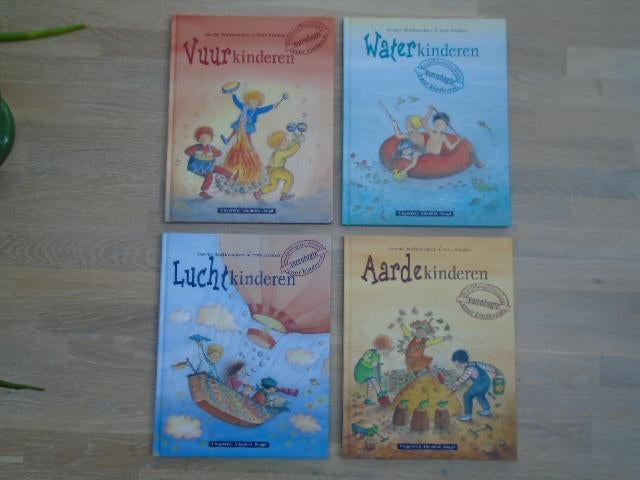 astrologie Vuurkinderen Waterkind- Luchtkind- Aardekinderen, Boeken, Achtergrond en Informatie, Ophalen of Verzenden, Zo goed als nieuw