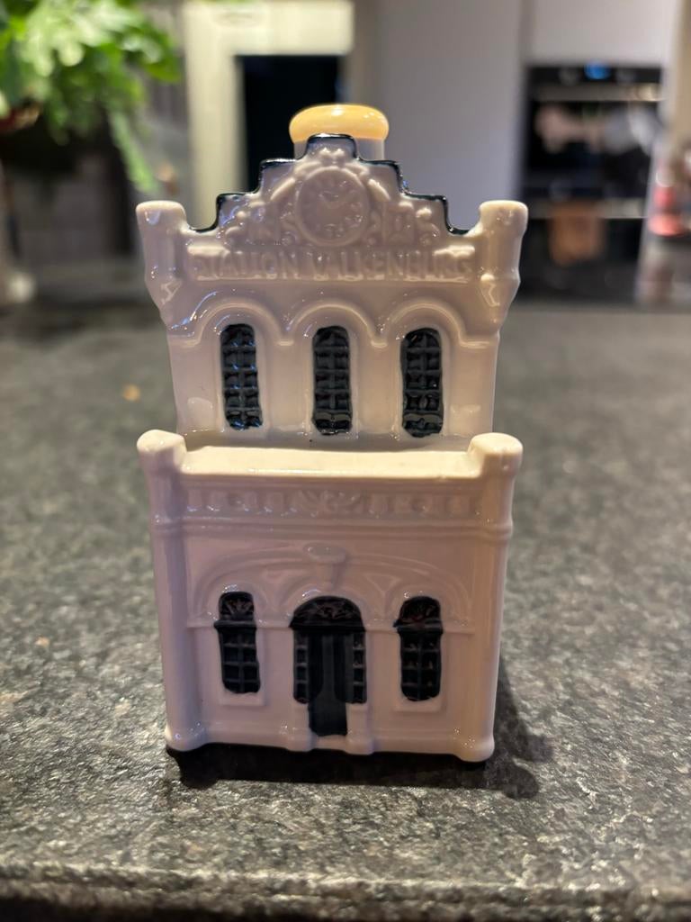 KLM huisje 104 (105 ook tekoop ). 2026 versie, Verzamelen, KLM Huisjes, Ophalen of Verzenden, Nieuw, Paleis of Waag, Gevuld