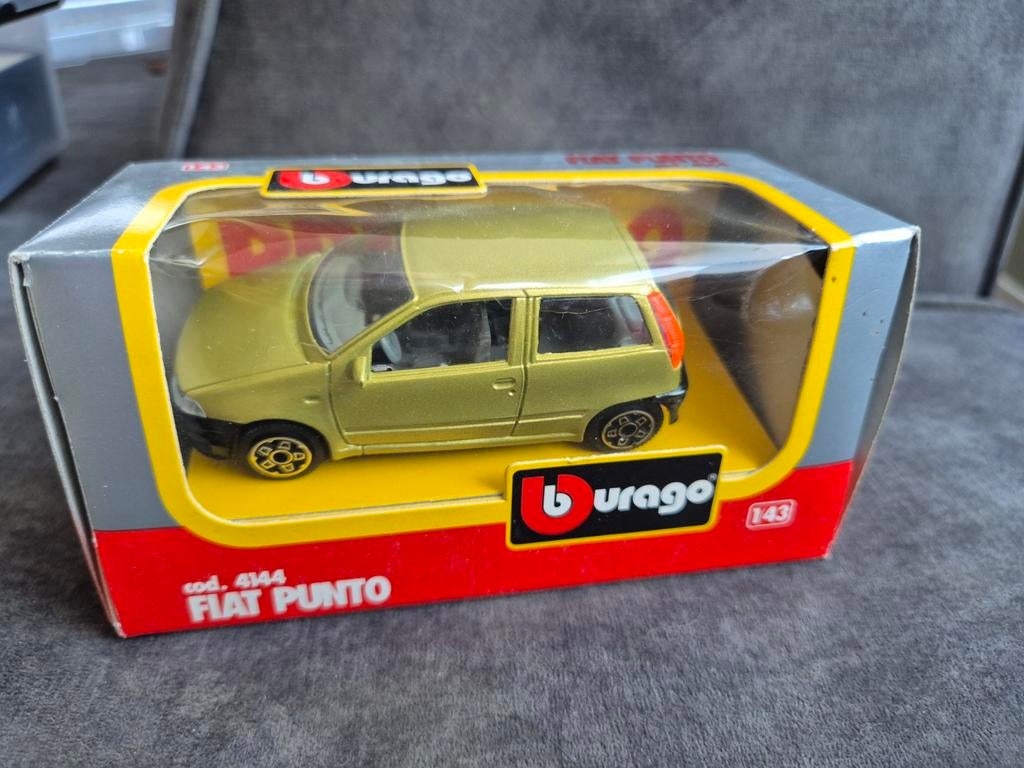 Bburago Fiat Punto, Ophalen of Verzenden, Zo goed als nieuw, Auto, Overige merken