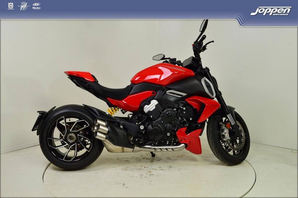 DUCATI DIAVEL V4 (bj 2024), Motoren, Motoren | Ducati, 4 cilinders, Motorrijbewijs A, Bedrijf, Onbekend