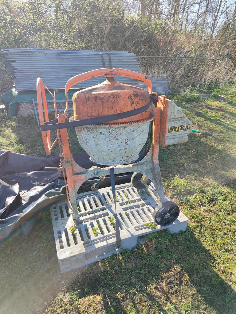 Te koop betonmolen, Ophalen