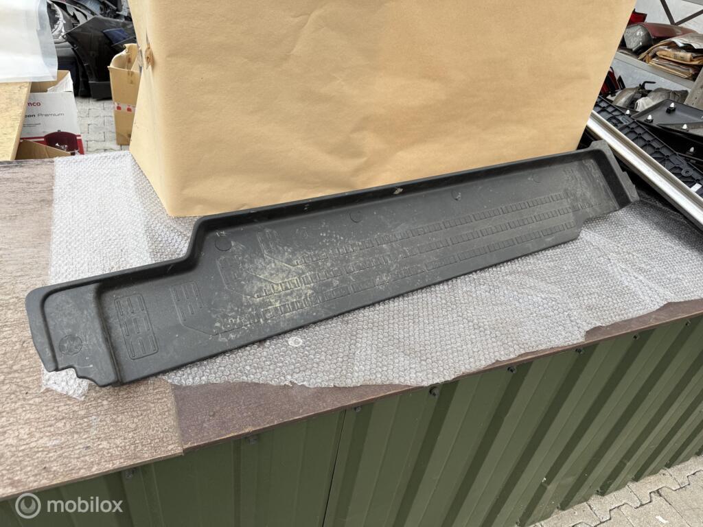 Instaplijst schuifdeur volkswagen crafter TGE 7c0863726, Auto-onderdelen, Interieur en Bekleding, Gebruikt, Ophalen of Verzenden