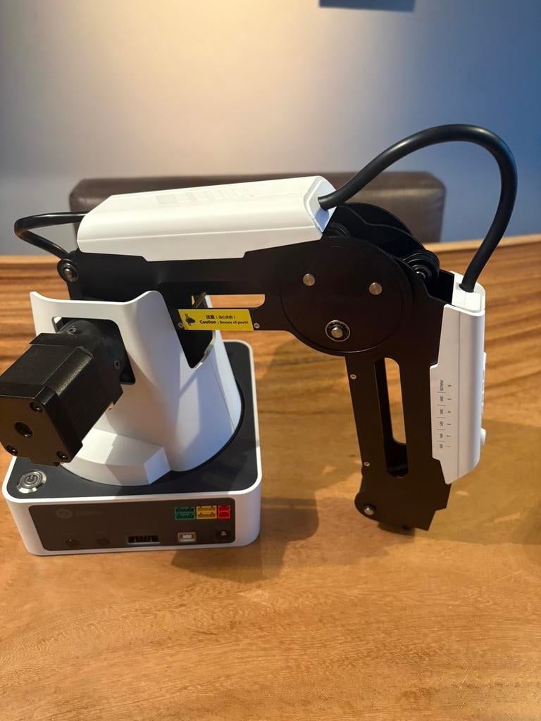 Dobot Magician, Ophalen, Zo goed als nieuw