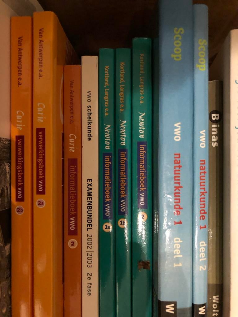 VWO Scheikunde boeken  (Newton, Curie, Examenbundel)., Ophalen of Verzenden, Gelezen, VWO, Scheikunde