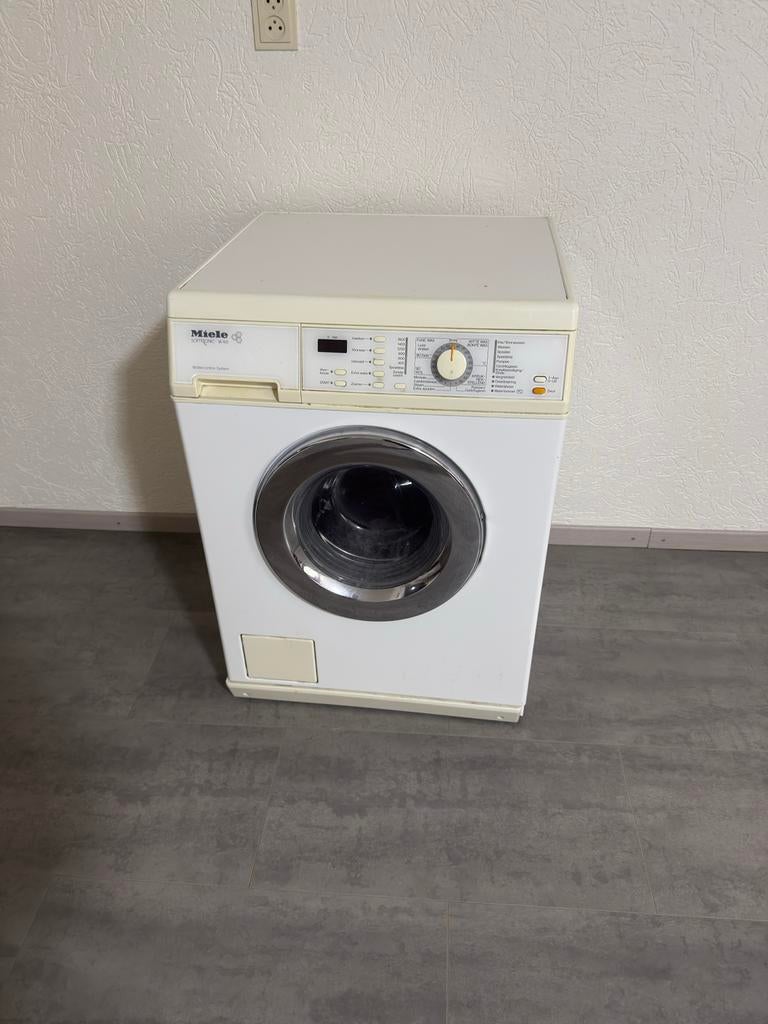 Miele SOFTTRONIC W 461 wasmachine, Ophalen, Gebruikt, Voorlader, 85 tot 90 cm