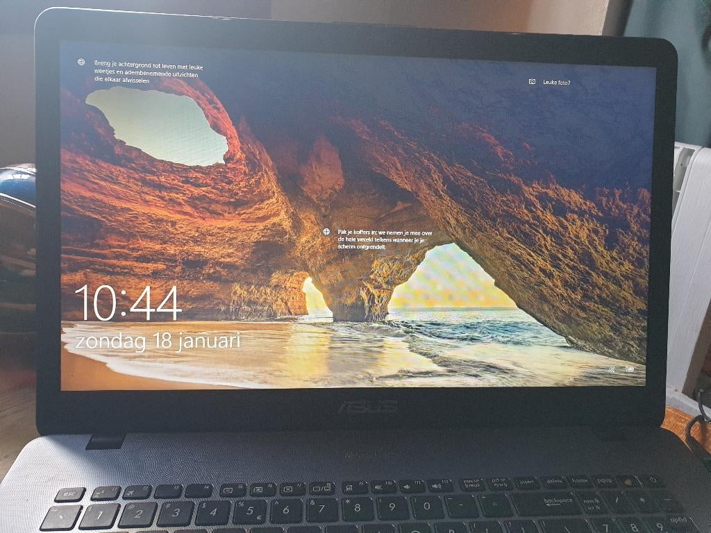 Asus Vivobook 17 , W10, Intel Pentium N4200, Gebruikt, Ophalen of Verzenden, 17 inch of meer, 2 tot 3 Ghz