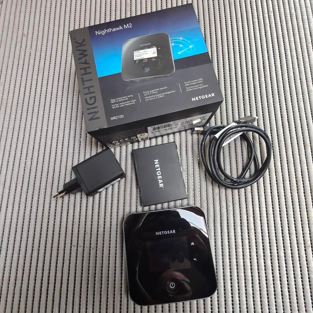 Netgear Nighthawk M2 Mobiele WiFi Router (MR2100), Computers en Software, Routers en Modems, Ophalen of Verzenden, Zo goed als nieuw