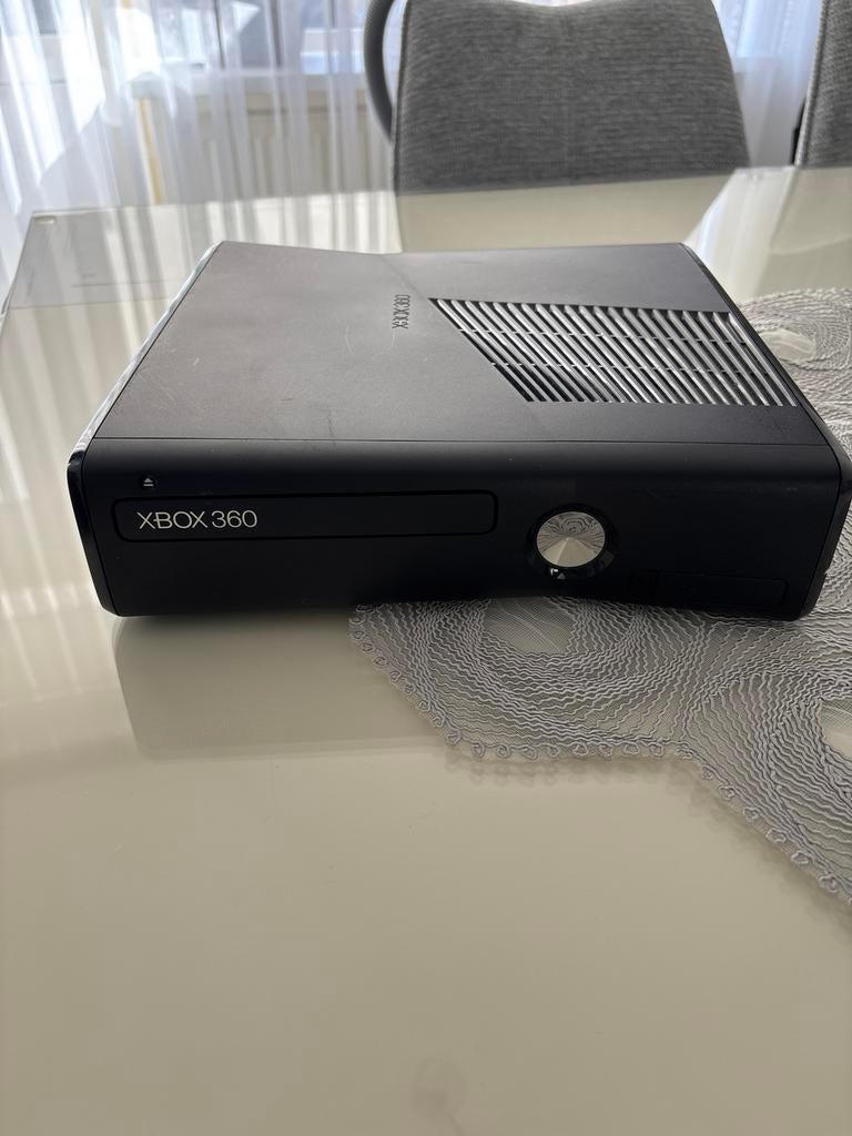 Xbox 360 console, Spelcomputers en Games, Spelcomputers | Xbox 360, Ophalen of Verzenden, Gebruikt, Zonder controller, 360 S