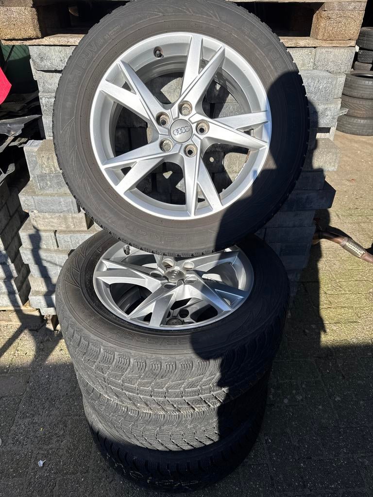 Audi Q3 Winterset Nokian 235/55/17 - lichtmetaal, Auto-onderdelen, Banden en Velgen, Gebruikt, Banden en Velgen, 17 inch, 235 mm