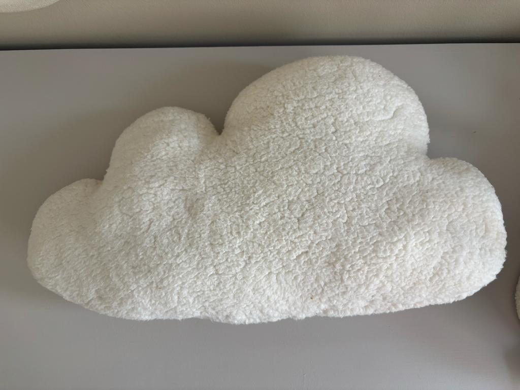 Wolkvormig kinderkussen, Huis en Inrichting, Woonaccessoires | Kussens, Ophalen, Zo goed als nieuw, Wit, Overige vormen