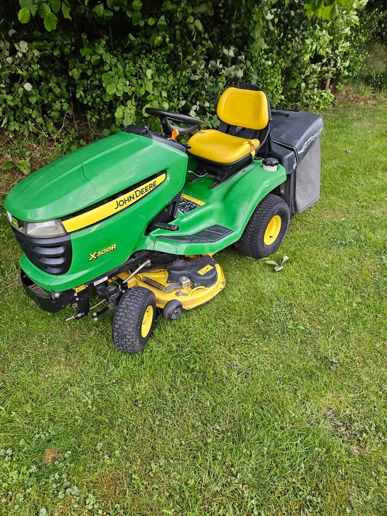 John deere x300R zitmaaier grasmaaier, Ophalen of Verzenden, Gebruikt, Opvangbak, 90 tot 120 cm