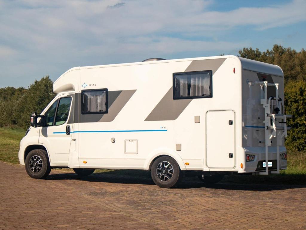 Sun Living S 65 SL Adria,lengtebed,Fietslift, Ringverwarming, Luifel, Bedrijf, Tot en met 3
