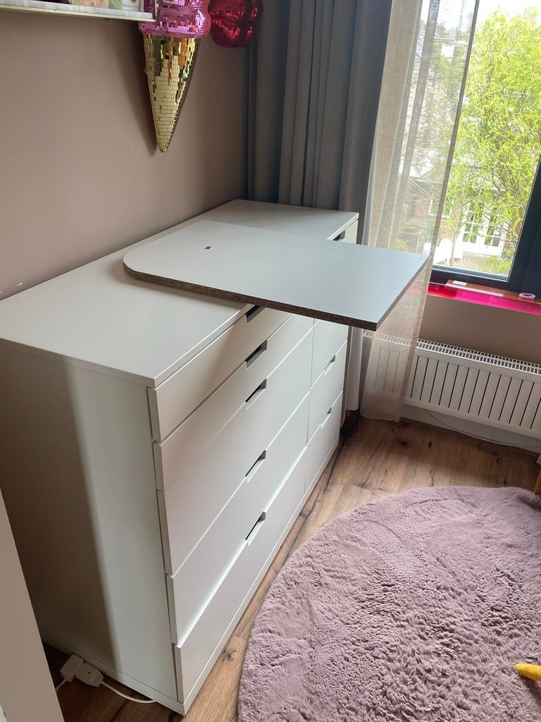 Witte commode met 8 lades, Kinderen en Baby's, Kinderkamer | Commodes en Kasten, Gebruikt, Commode, 90 tot 105 cm, 100 cm of meer