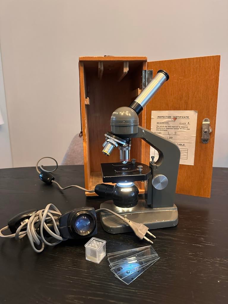 Vintage Microscoop met Koffer - Werkend en Compleet, Ophalen of Verzenden, Gebruikt, 400x tot 1000x, Biologische microscoop