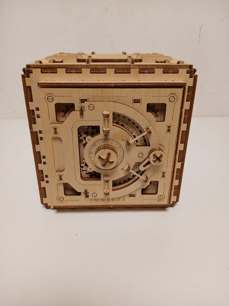U gears houten kluis wooden city spaarbank, Verzamelen, Spaarpotten, Ophalen of Verzenden, Zo goed als nieuw, Metaal of Blik, Overige thema's