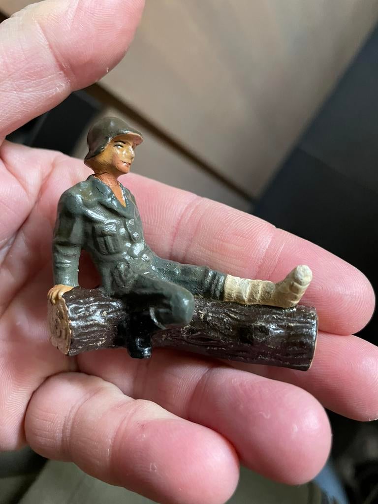 Lineol gewonde op boomstam, Ophalen of Verzenden