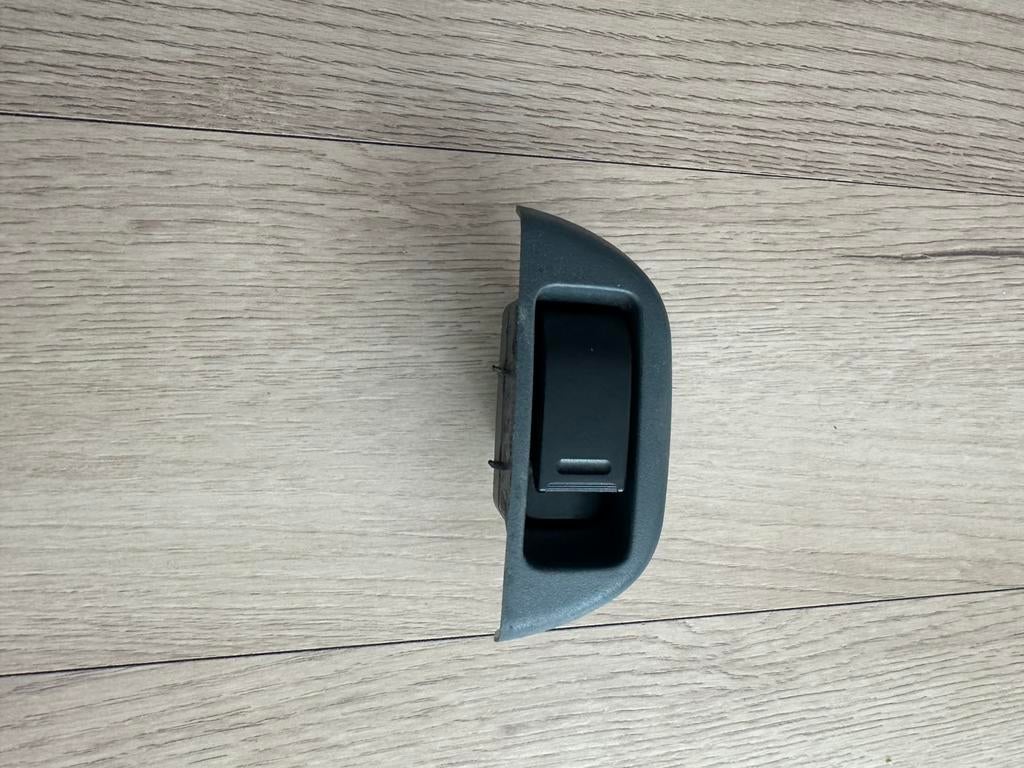 Elektrisch Raam Schakelaar van C1 Peugeot 107 of Toyota Aygo, Auto-onderdelen, Ophalen of Verzenden, Toyota