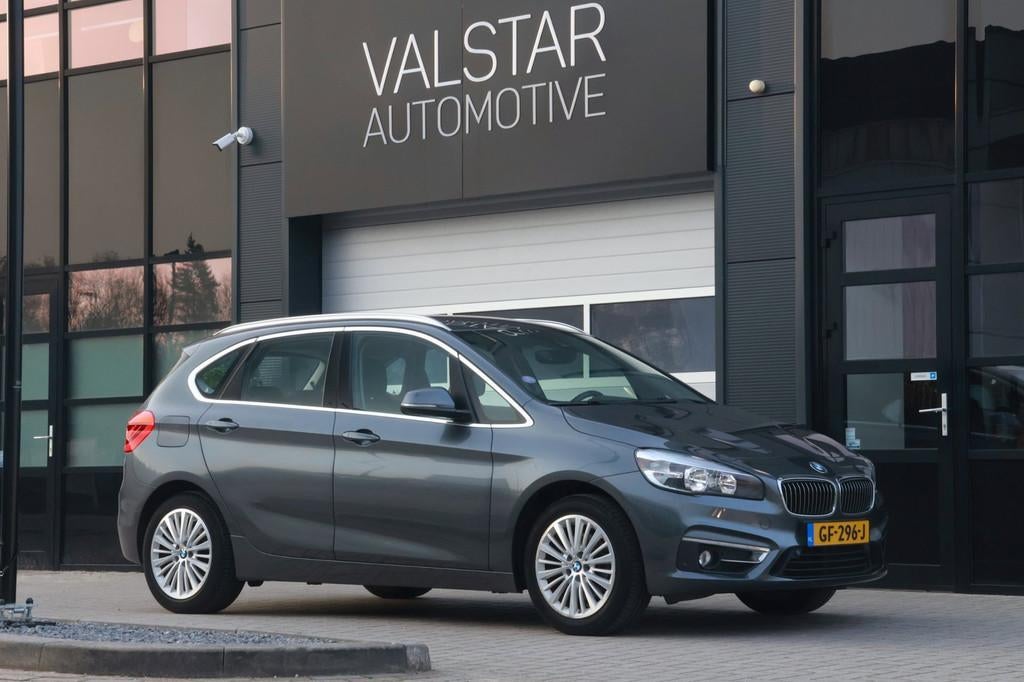BMW 2-serie Active Tourer 220i Luxury | Trekhaak | Camera |, Auto's, BMW, Bedrijf, Te koop, 2-Serie Active Tourer, ABS, Achteruitrijcamera