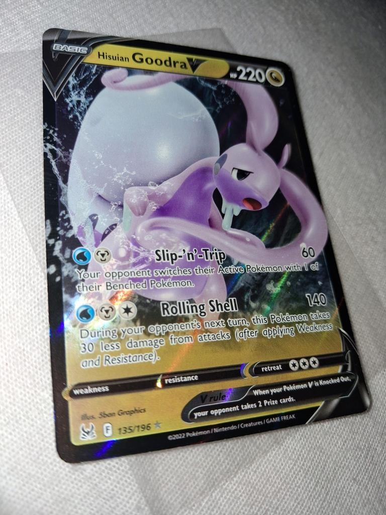 Hisuian Goodra V pokemon kaart, Ophalen of Verzenden, Zo goed als nieuw, Losse kaart, Foil