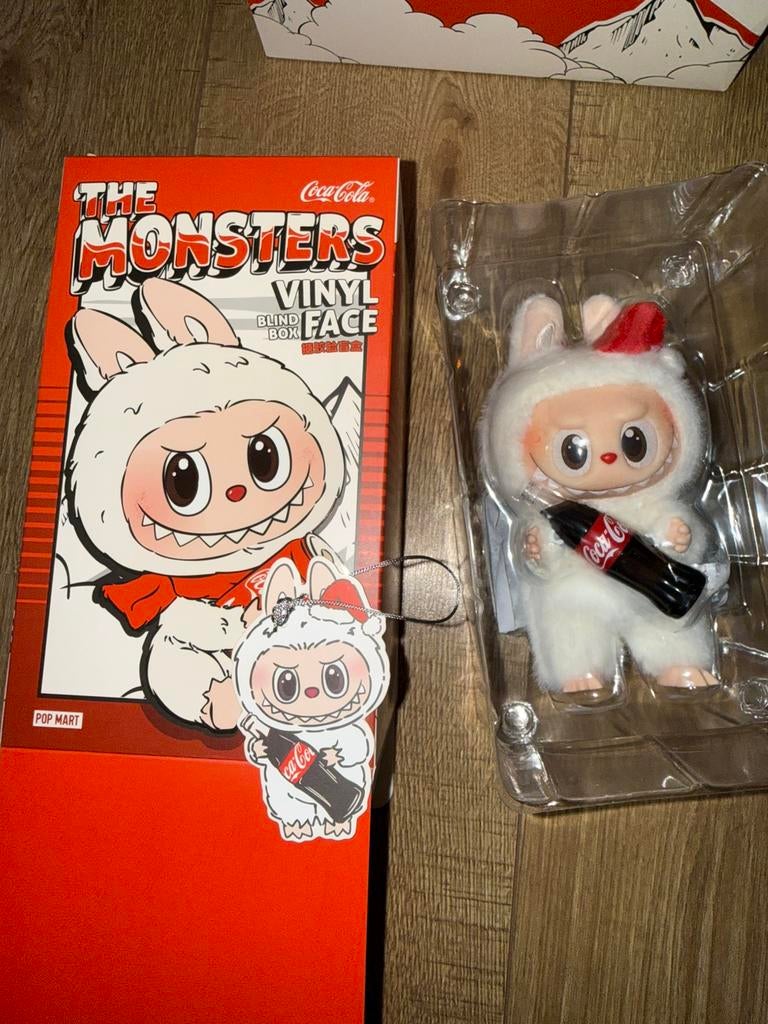 Labubu the monsters coca cola vinyl face blind box, Verzamelen, Ophalen of Verzenden, Nieuw
