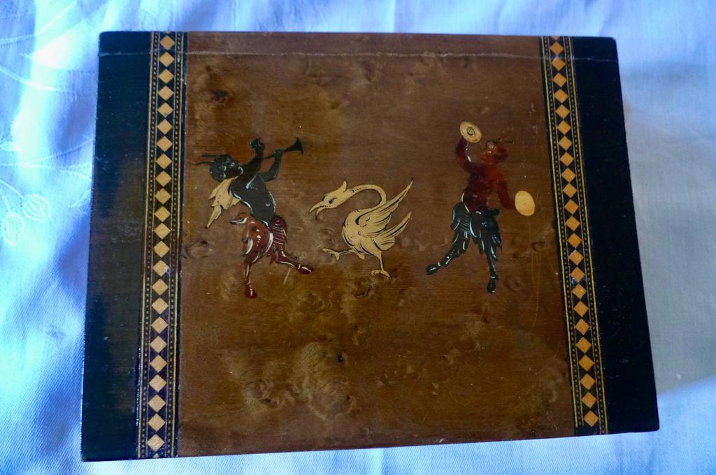 houten kistje met verfijnd Sorrento-inlegwerk, Antiek en Kunst, Ophalen of Verzenden