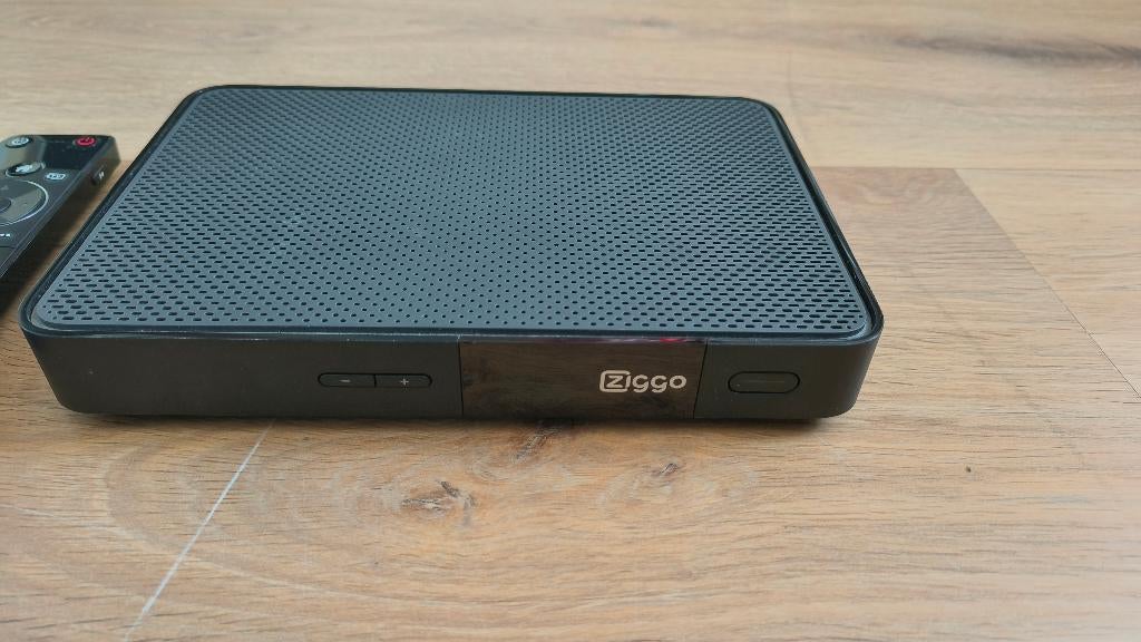 Ziggo Mediabox Next met afstansbediening, Audio, Tv en Foto, Decoders en Harddiskrecorders, Ophalen of Verzenden, Gebruikt