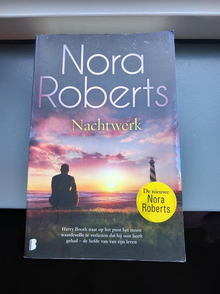 Nora Roberts - Nachtwerk, Ophalen of Verzenden, Gelezen, Nora Roberts, Nederland