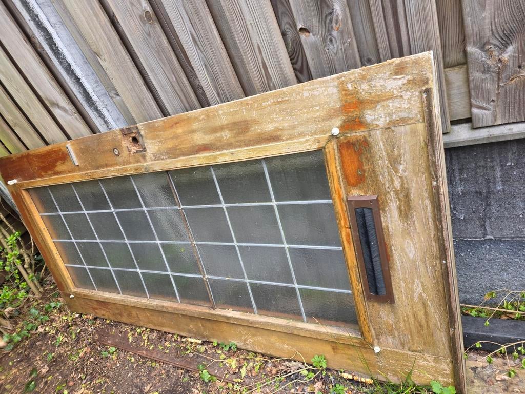 Vintage buitendeur  van hardhout met glas in lood raam., Doe-het-zelf en Verbouw, Deuren en Horren, Ophalen, Gebruikt, Binnendeur