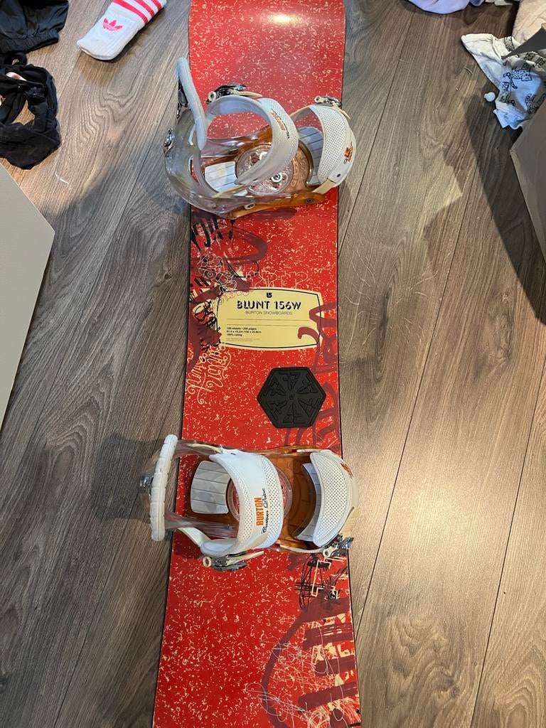 Burton Blunt 156W Snowboard met Custom Detox Bindingen (M), Sport en Fitness, Snowboarden, Ophalen of Verzenden, Gebruikt, Board