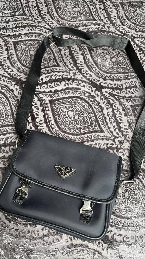 Prada tas, Ophalen, Zo goed als nieuw