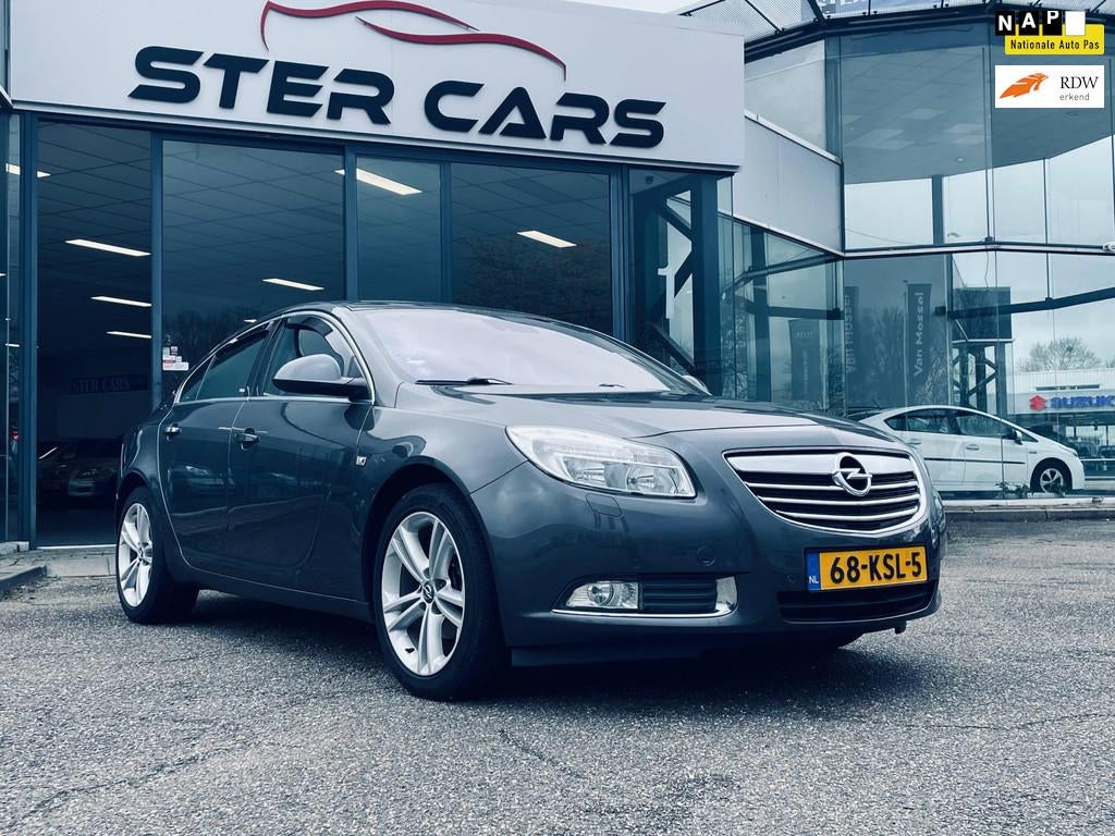 Opel Insignia 1.8 Cosmo|Airco|Stoerverwarming|Navi|Trekhaak|, Euro 5, Gebruikt, Traction-control, 4 cilinders