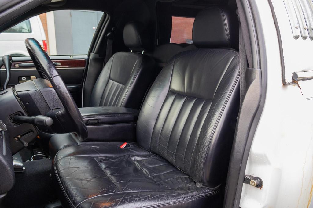 Ford Lincoln town car Limosine|8-persoons|, Auto's, Stof, Gebruikt, 8 cilinders, Met garantie (alle)