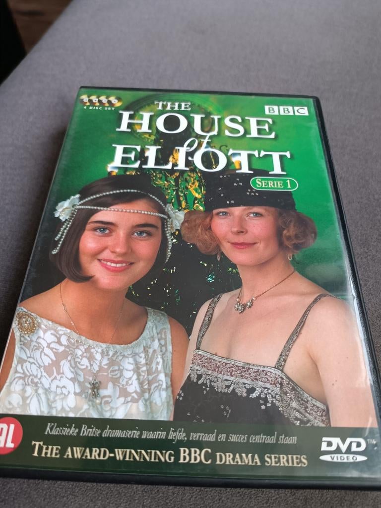 The house of Eliott seizoen 1 - dvd, Vanaf 12 jaar, Ophalen of Verzenden, Zo goed als nieuw, Drama