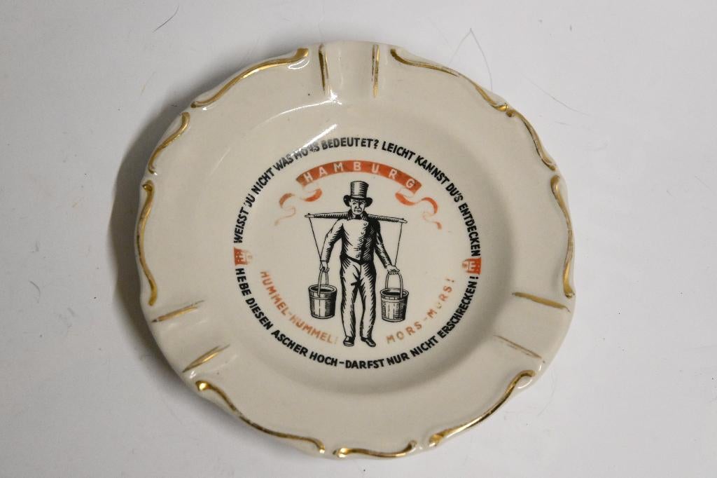 ondeugende porseleinen asbak hamburg souvenir duitsland, Antiek en Kunst, Antiek | Porselein, Ophalen of Verzenden