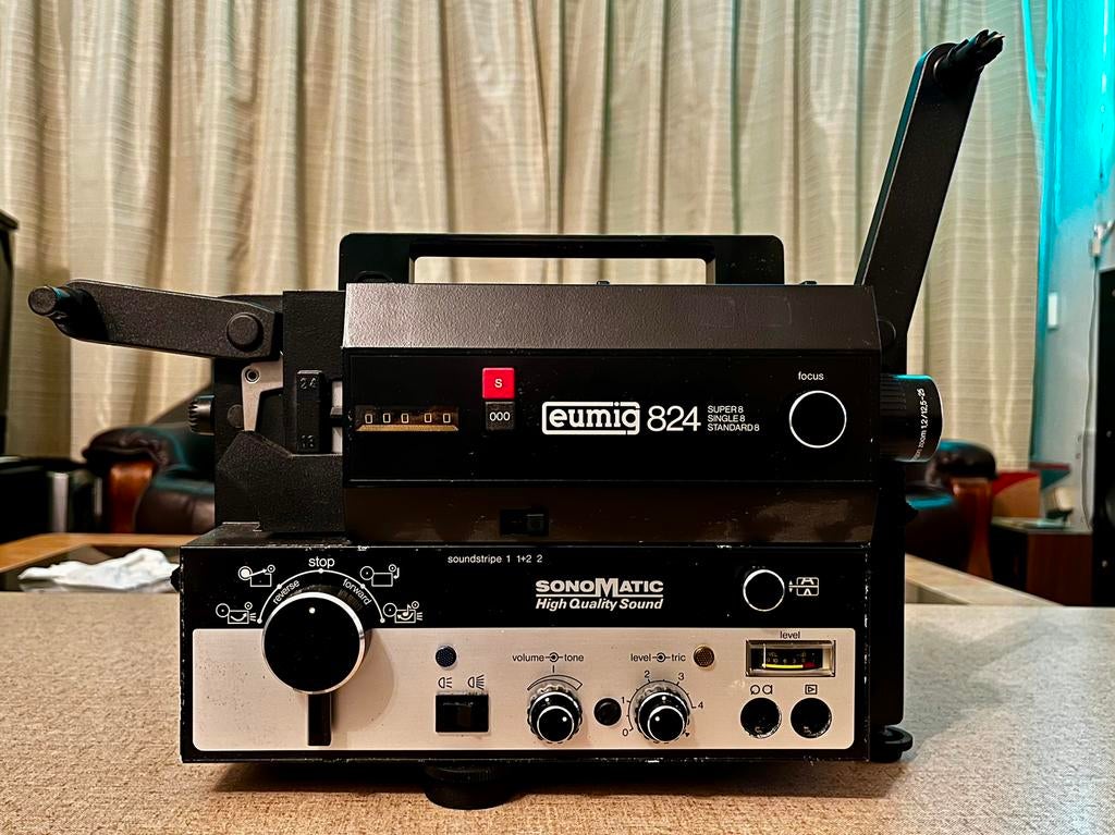 EUMIG 824 SONOMATIC HQS Super 8 mm LED projector FILM VEILIG, Ophalen, 1960 tot 1980, Projector