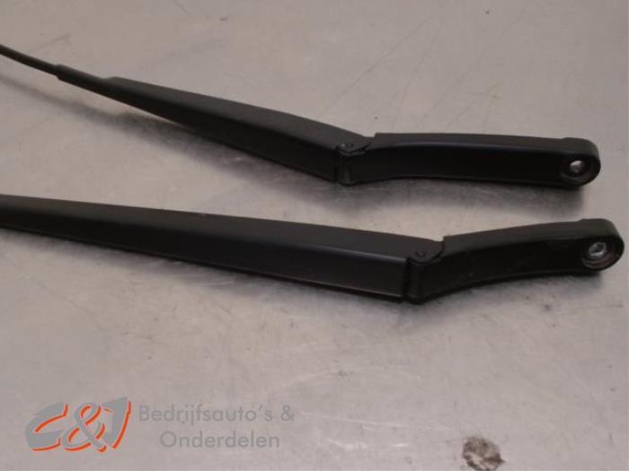 Ruitenwisserarm voor van een Volkswagen Crafter, Gebruikt, -, Volkswagen, -