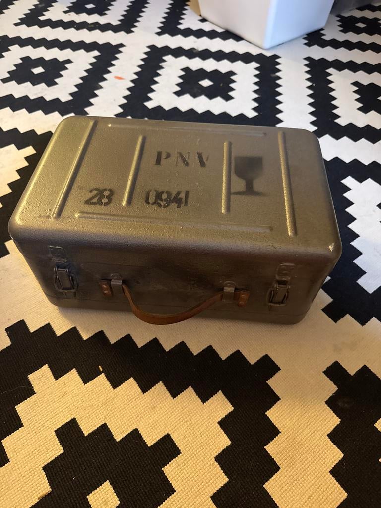 Stoere metalen legerkist / opbergkist, Ophalen of Verzenden